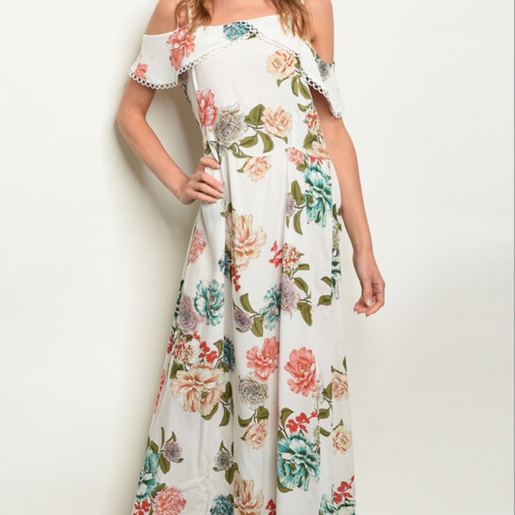 5⭐️IVORY FLORAL COLD SHOULDER - DRESS - Picture 2 of 3